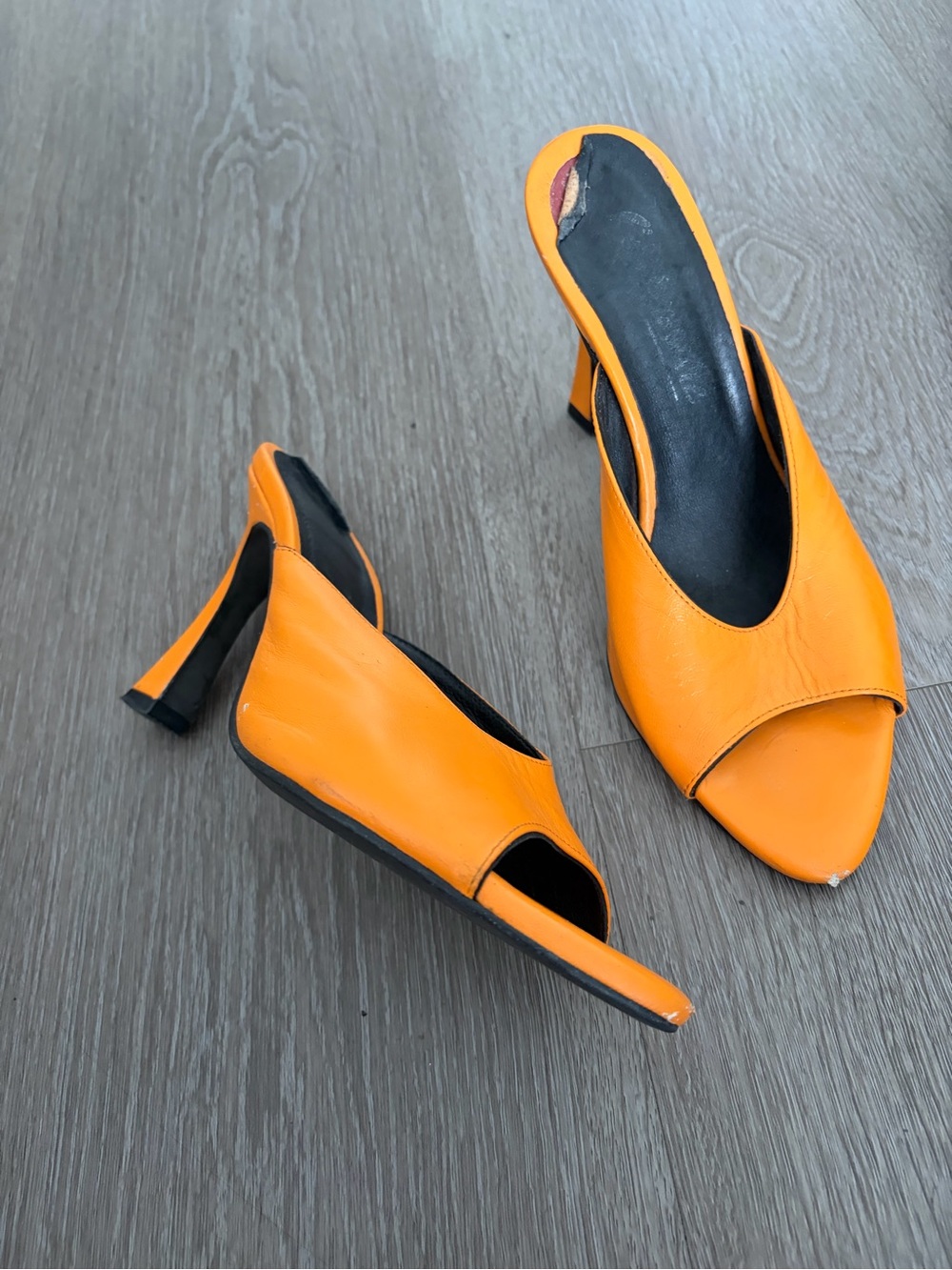 L’intervalle Orange Open-Toe Women's Heeled‎ Mules